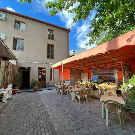 Hotel Old Kayaran Jerevan Buitenkant foto