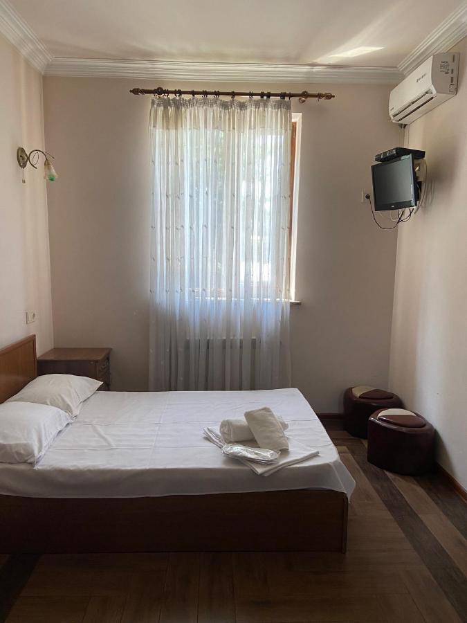 Hotel Old Kayaran Jerevan Buitenkant foto