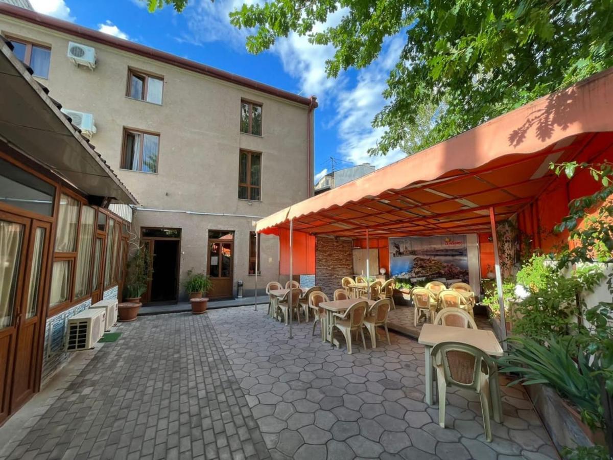 Hotel Old Kayaran Jerevan Buitenkant foto